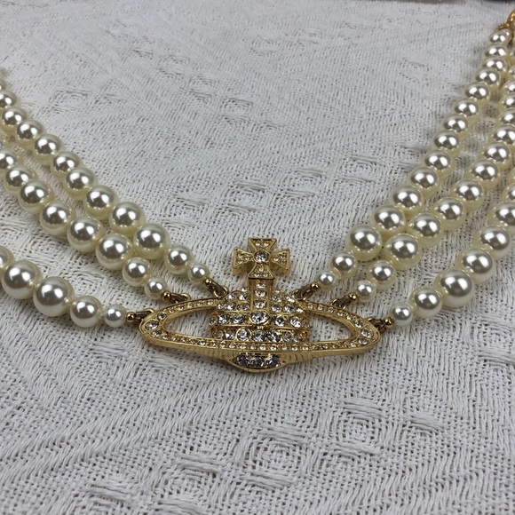 Vivienne Westwood Three Row Pearl Bas Relief Choker - Picture 4 of 7
